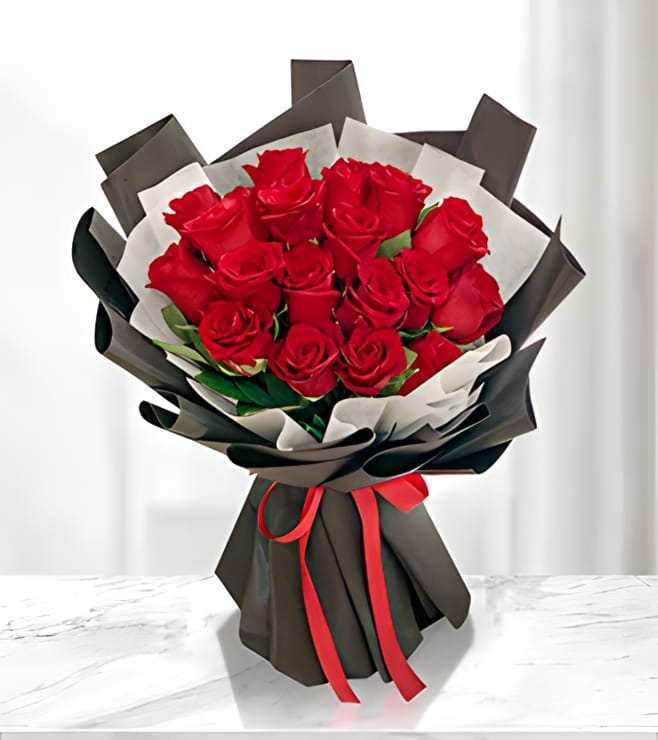 Scarlet Red roses bouquet